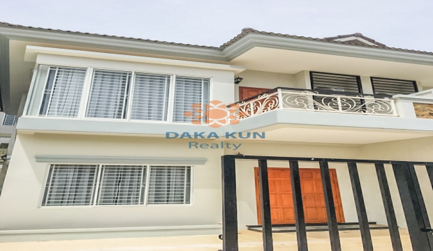 4 Bedrooms House for Sale in Siem Reap-Svay Dangkum